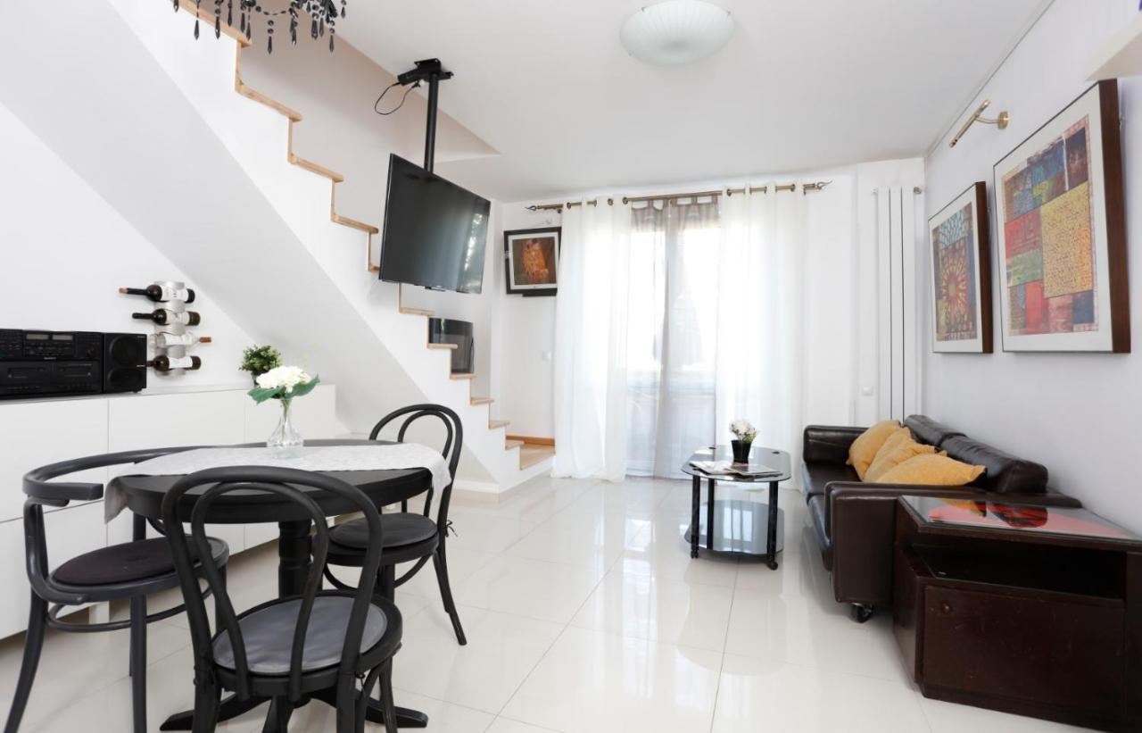 בוקרשט Gorgeous 2 Bedroom Duplex In City Center מראה חיצוני תמונה