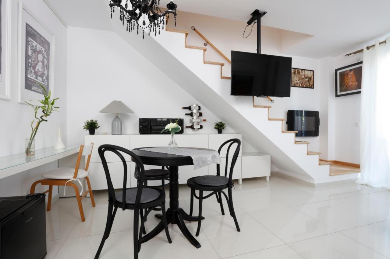 בוקרשט Gorgeous 2 Bedroom Duplex In City Center מראה חיצוני תמונה